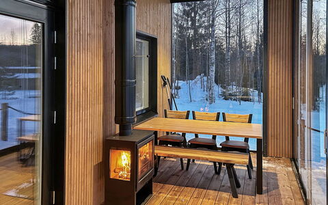 Villa Aava: Möbel, Interior Design, Flooring, Fussboden, Tabelle, Decke, Küche & Esszimmer Tisch, Beleuchtung, Stuhl, Zuhause
