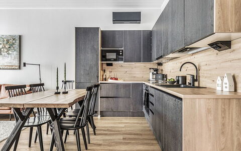 Villa Aava: Möbel, Interior Design, Flooring, Fussboden, Tabelle, Decke, Küche & Esszimmer Tisch, Beleuchtung, Stuhl, Zuhause