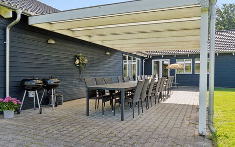 Jelke - 520M from the Sea: Dach, Haus, Zuhause, Hütte, Tür, Abstellgleis, Deck, Veranda, Planke, Hartholz