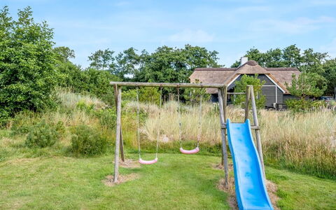 Malti - 1.3Km from the Sea: Spielplatz Rutsche, Spielmittel, Grundstueck, Rutsche, Garten, Rasen, Spielplatz, Landscaping, Schatten, Park