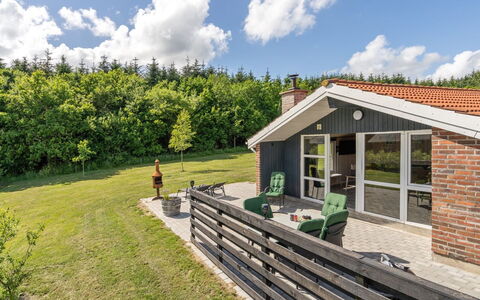 Alois - 31Km from the Sea: Decke, Flooring, Interior Design, Fussboden, Verbundwerkstoff, Möbel, Resort, Hotel, Design, Daylighting