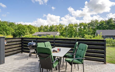 Alois - 31Km from the Sea: Decke, Flooring, Interior Design, Fussboden, Verbundwerkstoff, Möbel, Resort, Hotel, Design, Daylighting