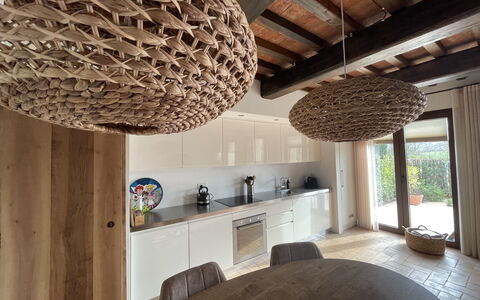 Nocellara Spereto Apartment With Pool, Montaione: Eigentum, Möbel, Cabinetry, Gebäude, Countertop, Holz, Interior Design, Die Architektur, Pflanze, Wohnzimmer