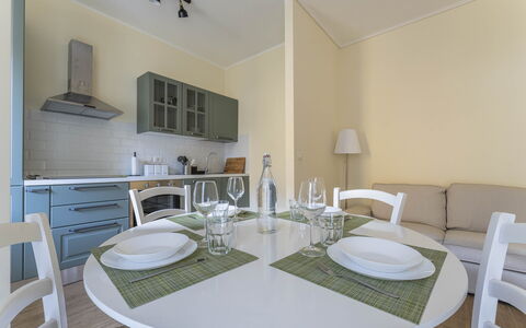 Spacious Apartment In Sori With Large Terrace - So: Tabelle, Möbel, Eigentum, Geschirr, Stuhl, Countertop, Cabinetry, Holz, Beleuchtung, Dishware