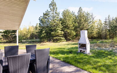 Dwerg - 500M from the Sea