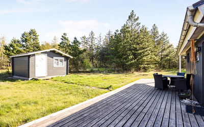 Dwerg - 500M from the Sea