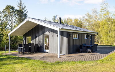 Dwerg - 500M from the Sea