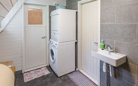 Lehtola: Holz, Flooring, Fussboden, Möbel, Holzboden, Interior Design, Etagenbett, Zimmer, Holzbeize, Hartholz