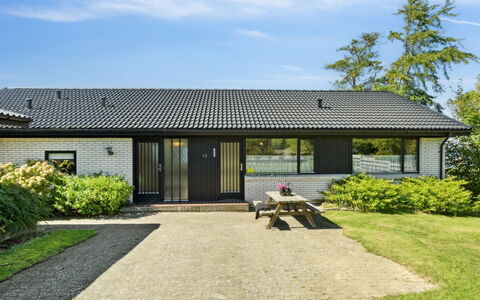Jovana - 40M from the Sea: Haus, Zuhause, Dach, Hütte, Estate, Landscaping, Gartenbauten, Abstellgleis, Bauernhaus