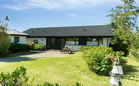Jovana - 40M from the Sea: Haus, Zuhause, Dach, Hütte, Estate, Landscaping, Gartenbauten, Abstellgleis, Bauernhaus