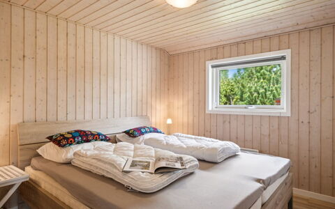 Bajram: Holz, Schlafzimmer, Interior Design, Decke, Flooring, Fussboden, Bett, Zimmer, Holzbeize, Hartholz