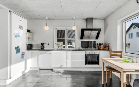 Ullakarin - 200M from the Sea: Küche, Flooring, Decke, Küchengerät, Major Appliance, Fussboden, Countertop, Interior Design, Light Fixture, Haushaltsgerät