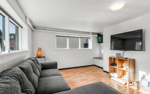 Ullakarin - 200M from the Sea: Interior Design, Flooring, Decke, Couch, Zimmer, Fussboden, Wohnung, Möbel, Wohnzimmer, Zuhause