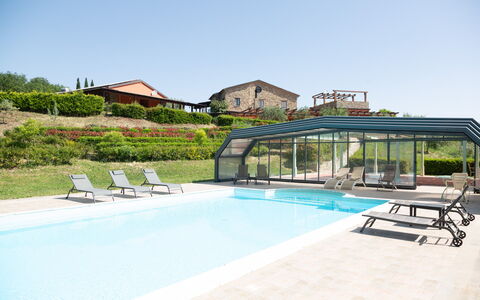 Villa Trivigno: Schwimmbad, Garten, Resort, Landscaping, Schatten, Markise, Estate, Eco Hotel, Villa, Zimmerpflanze