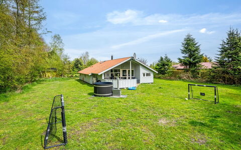 Bjart - 1.5Km from the Sea: Dach, Haus, Zuhause, Hütte, Tür, Abstellgleis, Deck, Veranda, Planke, Hartholz