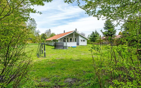Bjart - 1.5Km from the Sea: Dach, Haus, Zuhause, Hütte, Tür, Abstellgleis, Deck, Veranda, Planke, Hartholz