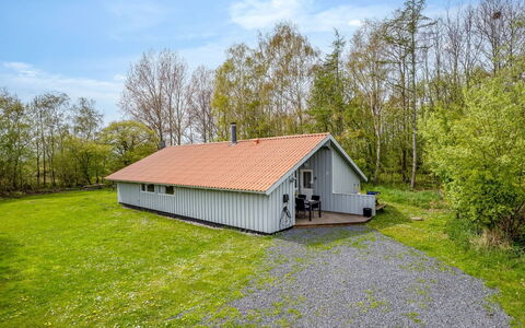 Bjart - 1.5Km from the Sea: Dach, Haus, Zuhause, Hütte, Tür, Abstellgleis, Deck, Veranda, Planke, Hartholz