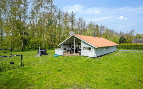 Bjart - 1.5Km from the Sea: Dach, Haus, Zuhause, Hütte, Tür, Abstellgleis, Deck, Veranda, Planke, Hartholz