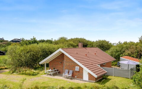 Danica - 500M from the Sea: Decke, Flooring, Interior Design, Fussboden, Verbundwerkstoff, Möbel, Resort, Hotel, Design, Daylighting