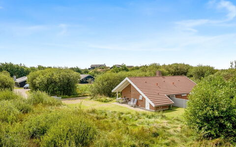 Danica - 500M from the Sea: Decke, Flooring, Interior Design, Fussboden, Verbundwerkstoff, Möbel, Resort, Hotel, Design, Daylighting