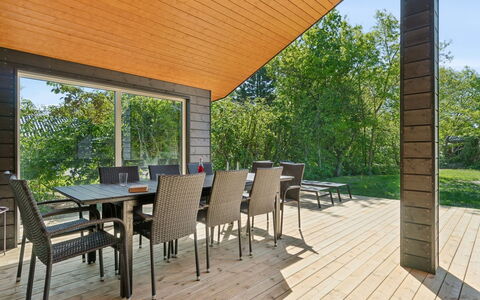 Nicolas - 500M from the Sea: Decke, Flooring, Interior Design, Fussboden, Verbundwerkstoff, Möbel, Resort, Hotel, Design, Daylighting