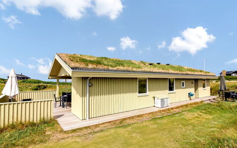 Pinja - 400M from the Sea: Haus, Dach, Zuhause, Hütte, Schuppen, Gartenbauten, Abstellgleis, Garten, Blockhaus, Hütte