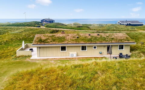 Pinja - 400M from the Sea: Haus, Dach, Zuhause, Hütte, Schuppen, Gartenbauten, Abstellgleis, Garten, Blockhaus, Hütte