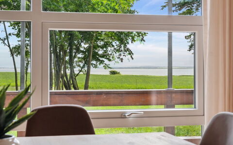 Månviva - 150M to the Fjord: Blau, Strauch, Hütte, Ground, Garten, Estate, Schatten, Landscaping, Bauernhaus, Eco Hotel