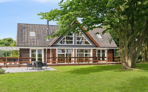 Månviva - 150M to the Fjord: Blau, Strauch, Hütte, Ground, Garten, Estate, Schatten, Landscaping, Bauernhaus, Eco Hotel