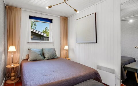 Soti - 350M from the Sea: Interior Design, Flooring, Holz, Decke, Fussboden, Schlafzimmer, Bett, Möbel, Beleuchtung, Zimmer