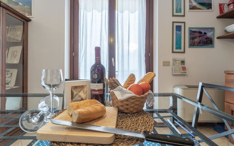 Casale Al Mare: Essen, Geschirr, Bilderrahmen, Tabelle, Möbel, Azurblau, Holz, Drinkware, Textil, Interior Design