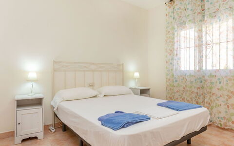 Dalia: Möbel, Interior Design, Schlafzimmer, Fussboden, Bett, Flooring, Decke, Zimmer, Bettdecke, Bedding