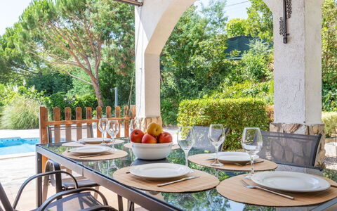 Dalia: Möbel, Tabelle, Stuhl, Küche & Esszimmer Tisch, Geschirr, Tisch Im Freien, Gartenmöbel, Esszimmer, Restaurant, Schatten