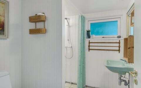 Stefanka - 225M from the Sea: Interior Design, Flooring, Armatur, Fussboden, Decke, Badezimmer, Zimmer, Installation, Zapfhahn, Sinken