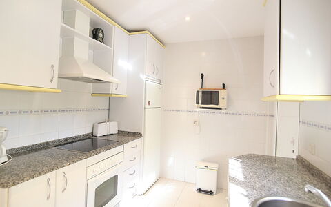 Brisamar - Novo Sancti Petri: Eigentum, Zimmer, Möbel, Interior Design, Gebäude, Haus, Küche, Fussboden, Cabinetry, Grundeigentum
