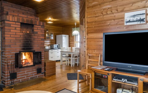 Aarnitupa: Holz, Decke, Möbel, Interior Design, Zimmer, Wohnzimmer, Fussboden, Hartholz, Holzbeize, Blockhaus