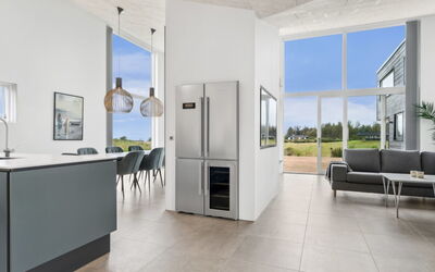 Fridhild - 1.5Km from the Sea
