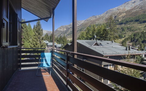 Masserini View Apartment: Gebirge, Bergstation, Senke, Hartholz, Abstellgleis, Grat, Lärche, Holzbeize, Alpen, Balkon