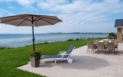 Volmar - 10M from the Sea