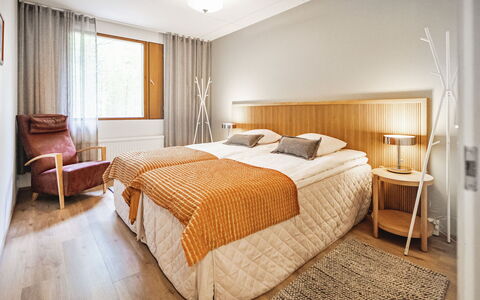 Mäntyranta 1: Möbel, Interior Design, Holz, Flooring, Fussboden, Decke, Bett, Schlafzimmer, Zimmer, Textil