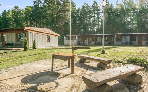 Mäntyranta 3: Möbel, Interior Design, Flooring, Fussboden, Tabelle, Decke, Küche & Esszimmer Tisch, Beleuchtung, Stuhl, Zuhause