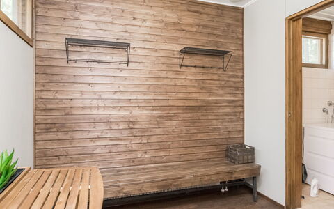 Mäntyranta 4: Möbel, Interior Design, Flooring, Fussboden, Tabelle, Decke, Küche & Esszimmer Tisch, Beleuchtung, Stuhl, Zuhause