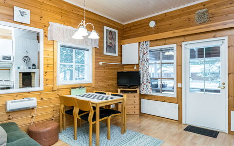 Tuunaantupa 2 F: Möbel, Interior Design, Flooring, Fussboden, Tabelle, Decke, Küche & Esszimmer Tisch, Beleuchtung, Stuhl, Zuhause