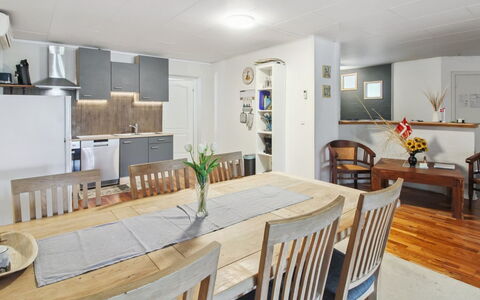Ilsabe - 25Km from the Sea: Möbel, Flooring, Interior Design, Fussboden, Holz, Decke, Esszimmer, Küche & Esszimmer Tisch, Tabelle, Holzboden