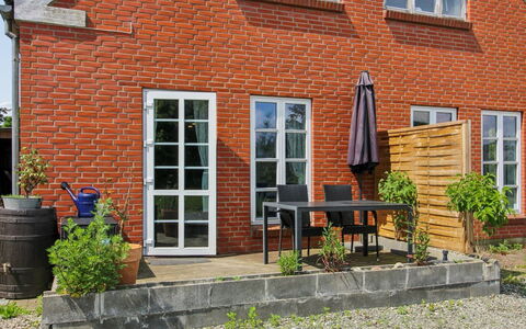 Ilsabe - 25Km from the Sea: Decke, Flooring, Interior Design, Fussboden, Verbundwerkstoff, Möbel, Resort, Hotel, Design, Daylighting