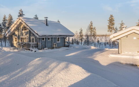 Puljunharju: Ländliches Gebiet, Bergstation, Dorf, Gebirge, Senke, Bergdorf, Alpen, Eco Hotel, Balkon, Hotel