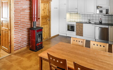 Lomahuoneisto B: Möbel, Stuhl, Gartenmöbel, Tabelle, Holz, Tisch Im Freien, Küche & Esszimmer Tisch, Schatten, Garten, Regenschirm