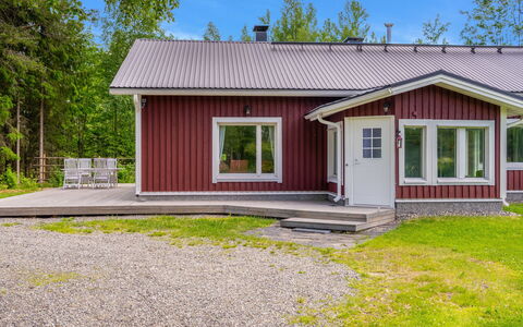 Villa Kuorinka: Bett, Möbel, Schlafzimmer, Interior Design, Bedding, Bettdecke, Flooring, Holz, Fussboden, Zimmer