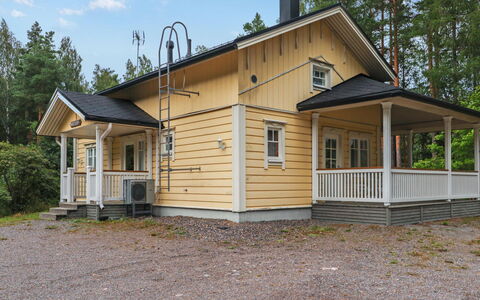 Kuusikko: Holz, Haus, Veranda, Zuhause, Abstellgleis, Hütte, Dach, Tür, Schiebefenster, Deck