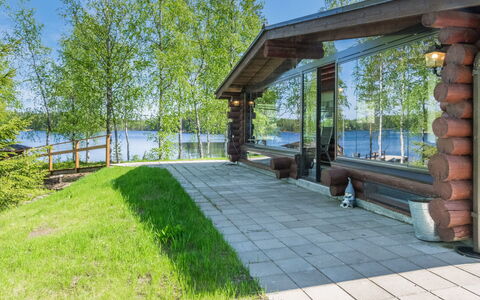 Huvikumpu: Möbel, Interior Design, Flooring, Fussboden, Tabelle, Decke, Küche & Esszimmer Tisch, Beleuchtung, Stuhl, Zuhause